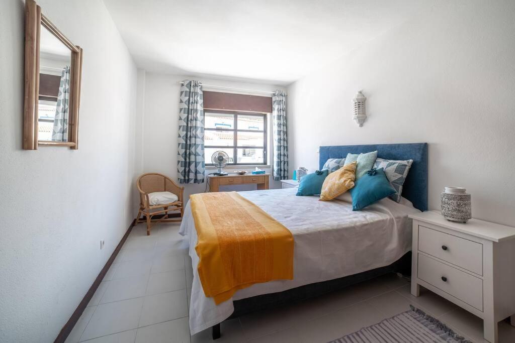 Spacious Two Bedroom Apt, 200M From The Beach Carvoeiro  Zewnętrze zdjęcie